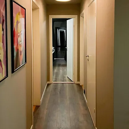 Charming & Modern Cabin, Close To