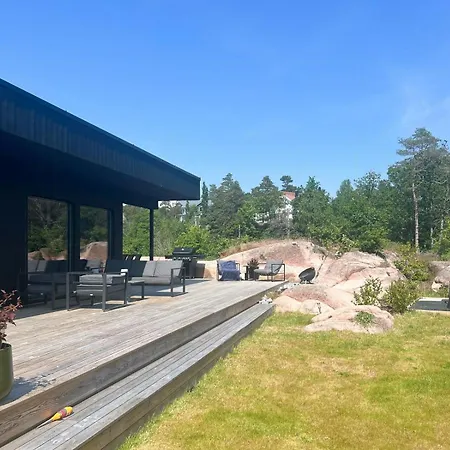 Holiday home Charming & Modern Cabin, Close To