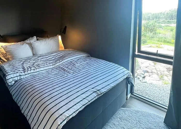 Holiday home Charming & Modern Cabin, Close To