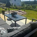 Charming & Modern Cabin, Close To